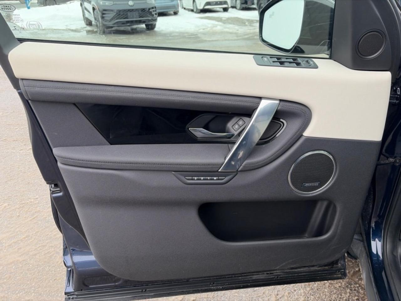 2022 Land Rover Discovery Sport 247hp SE  - Leather Seats Photo