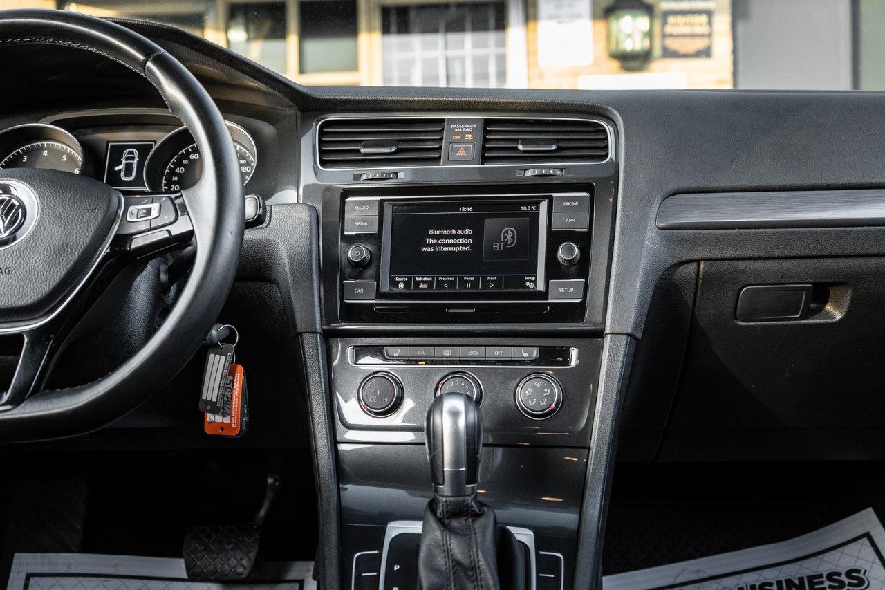 2019 Volkswagen Golf Sportwagen Photo