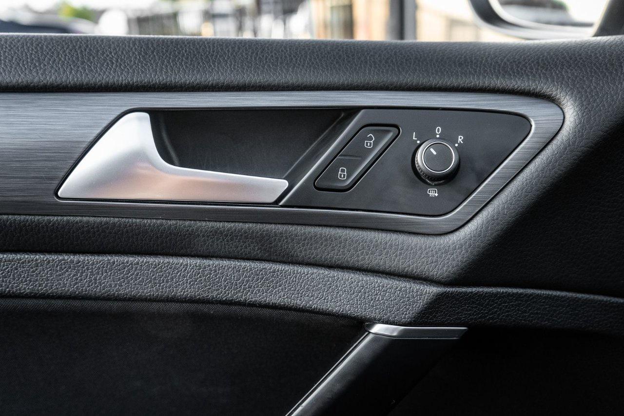 2019 Volkswagen Golf Sportwagen Photo