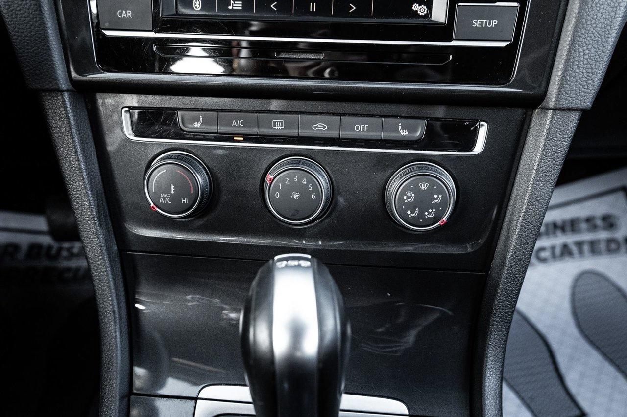 2019 Volkswagen Golf Sportwagen Photo