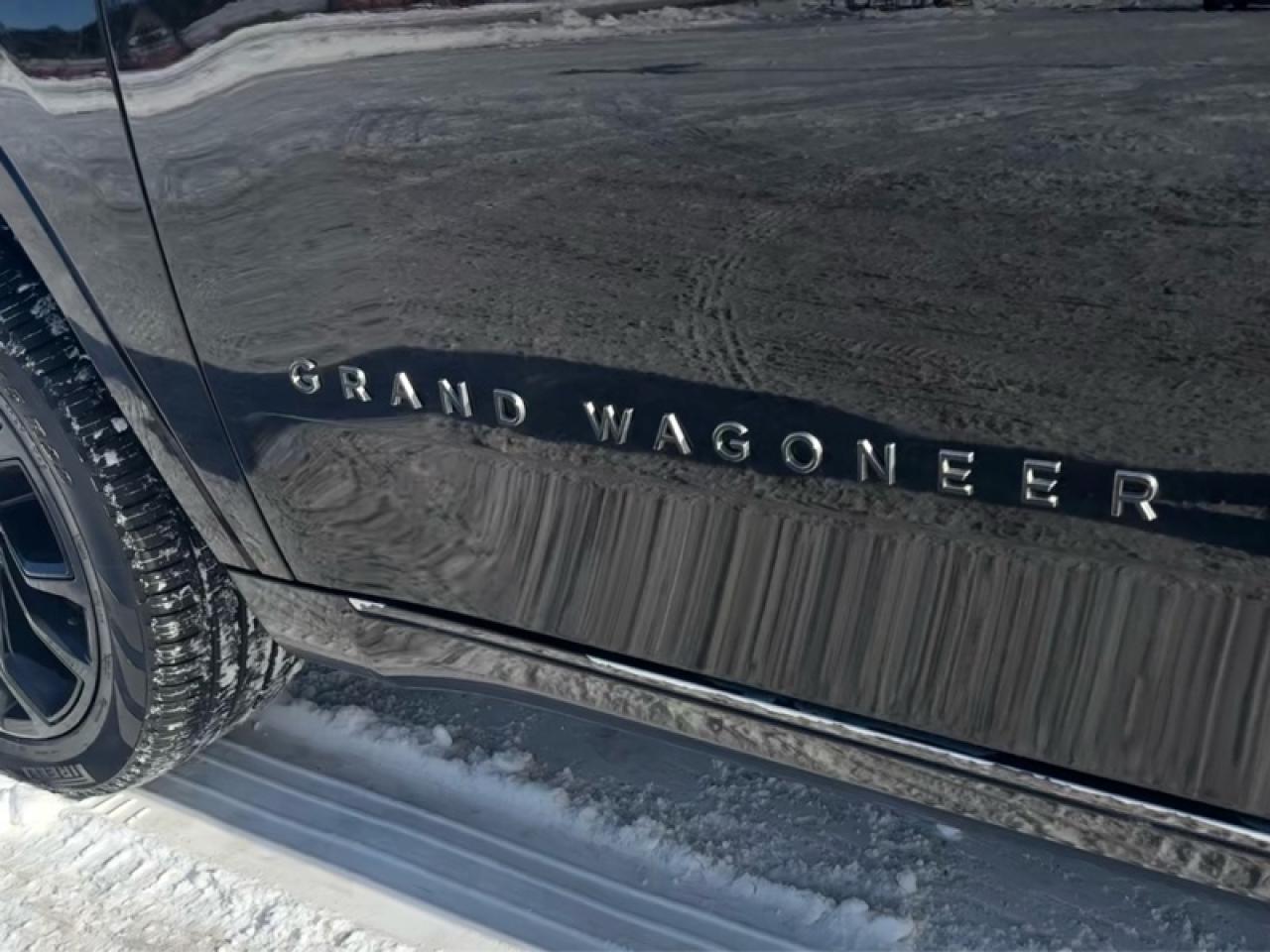 2023 Jeep Grand Wagoneer SERIES II OBSIDIAN Photo