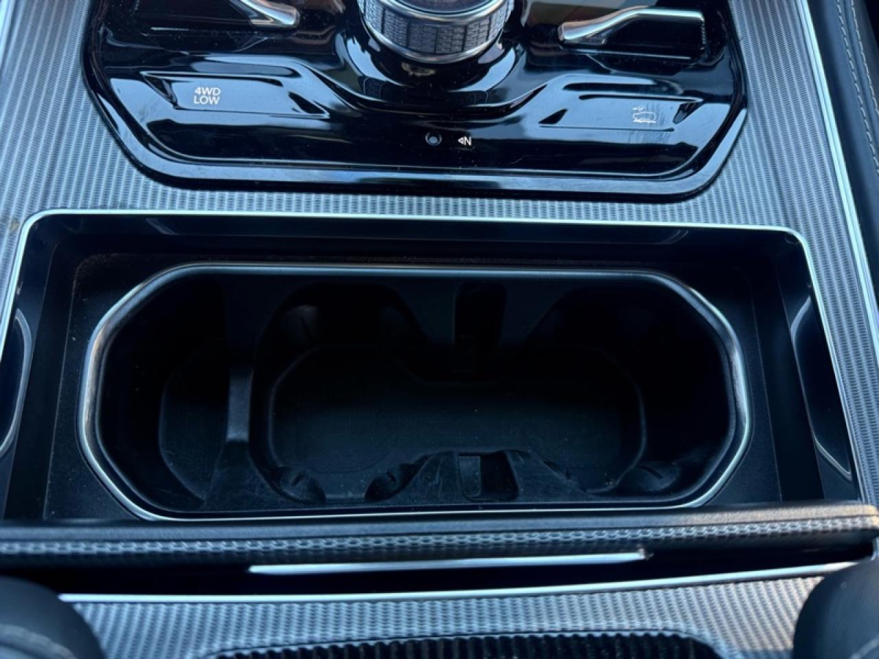 2023 Jeep Grand Wagoneer SERIES II OBSIDIAN Photo