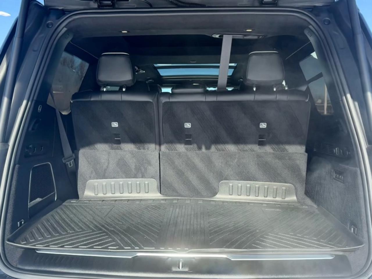 2023 Jeep Grand Wagoneer SERIES II OBSIDIAN Photo