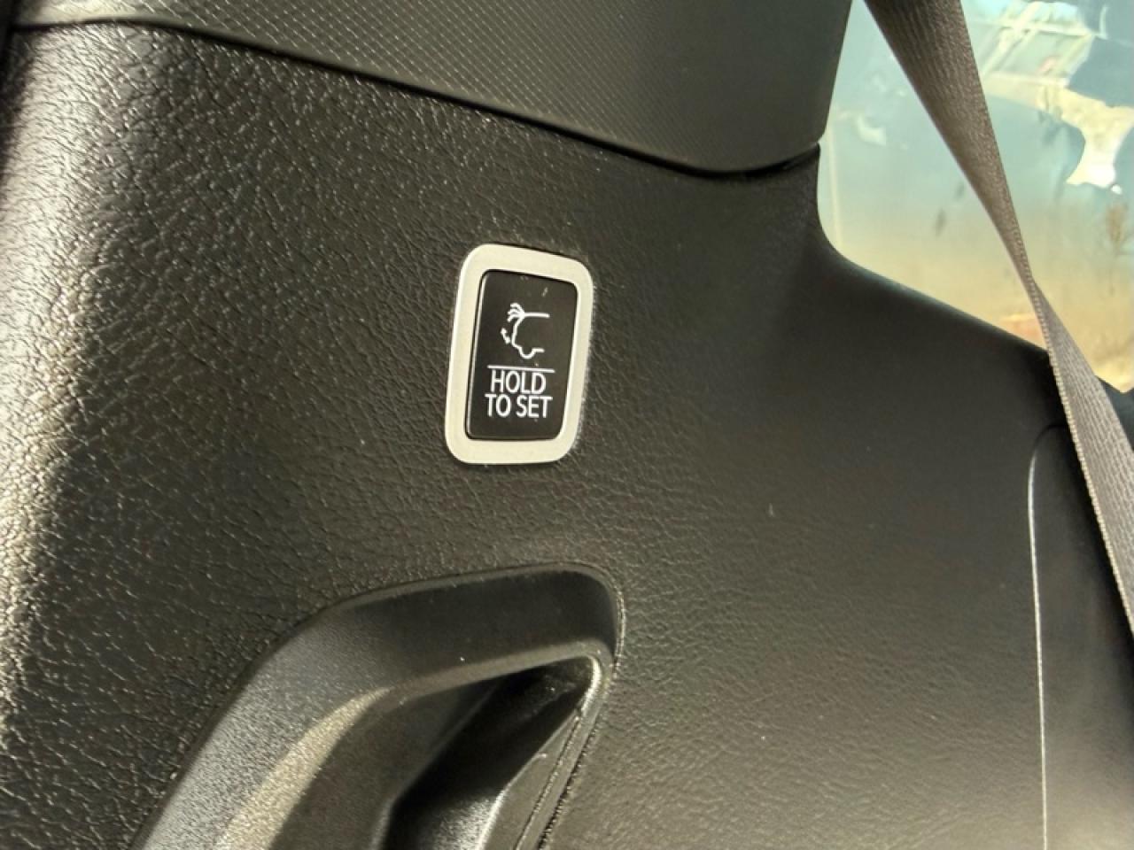 2023 Jeep Grand Wagoneer SERIES II OBSIDIAN Photo