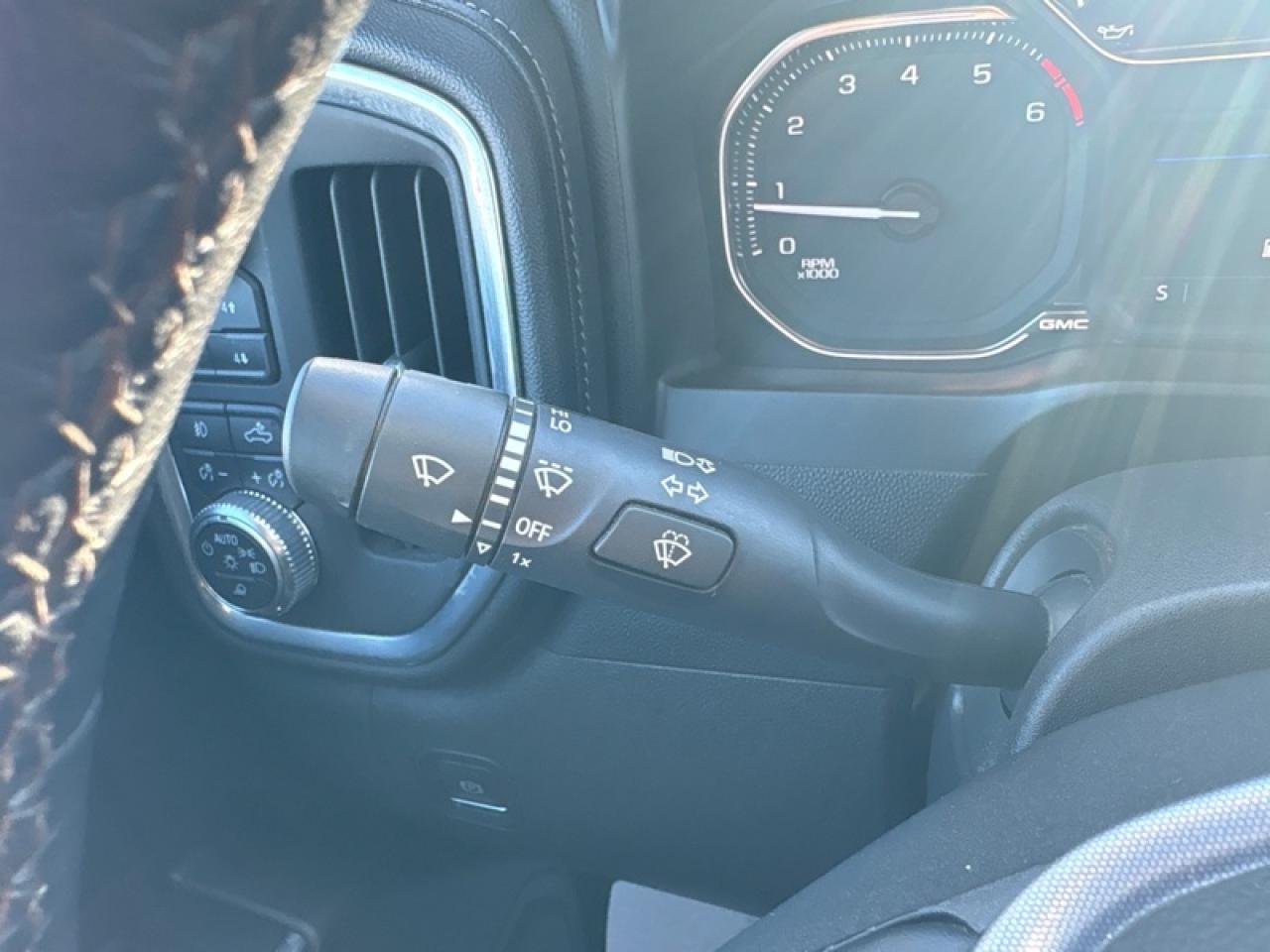 2021 GMC Sierra 1500 SLT Photo