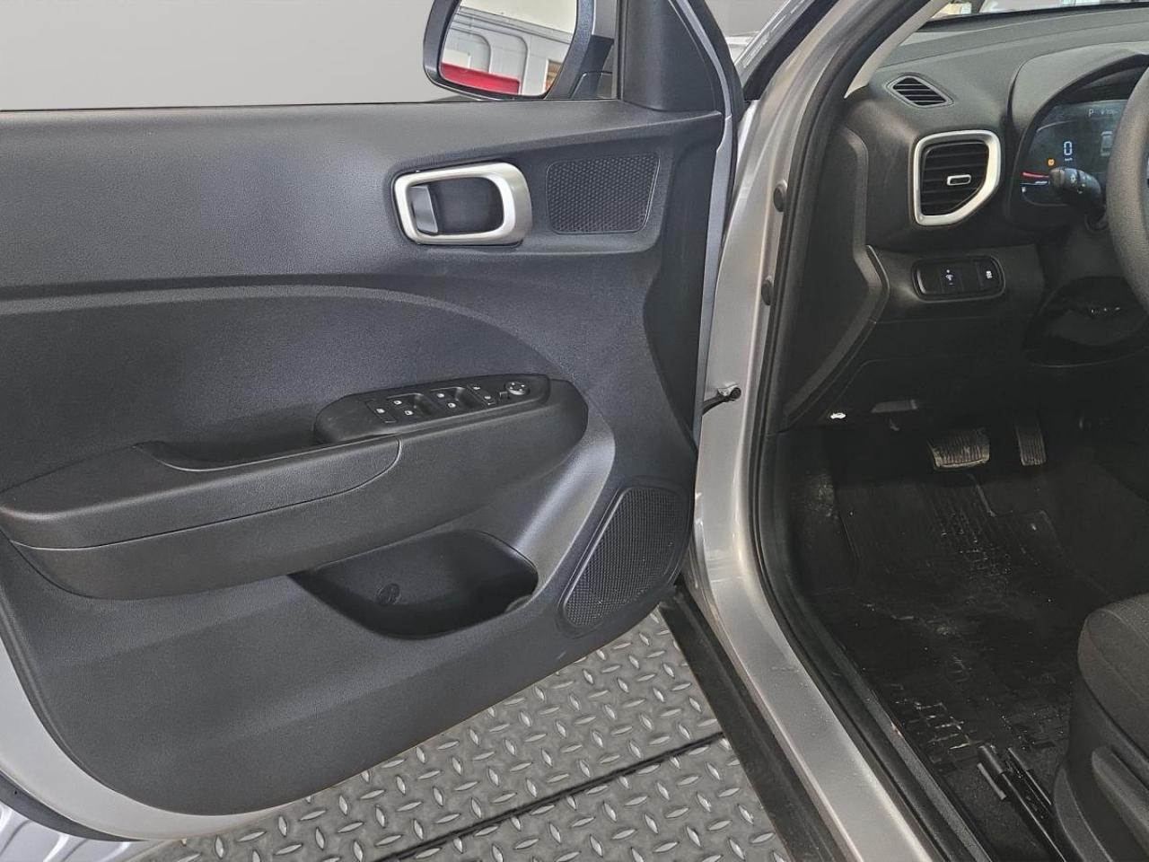 2025 Hyundai Venue Essential Photo