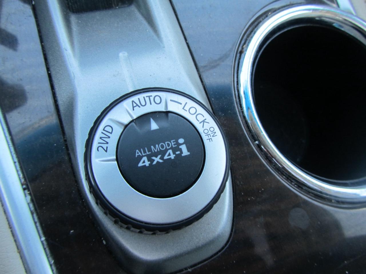 2014 Nissan Pathfinder 4WD 4DR SL Photo