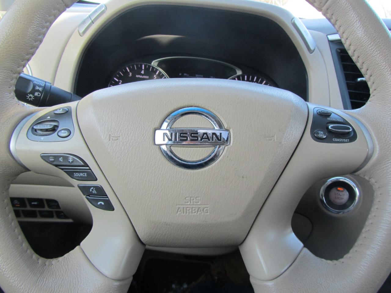 2014 Nissan Pathfinder 4WD 4DR SL Photo