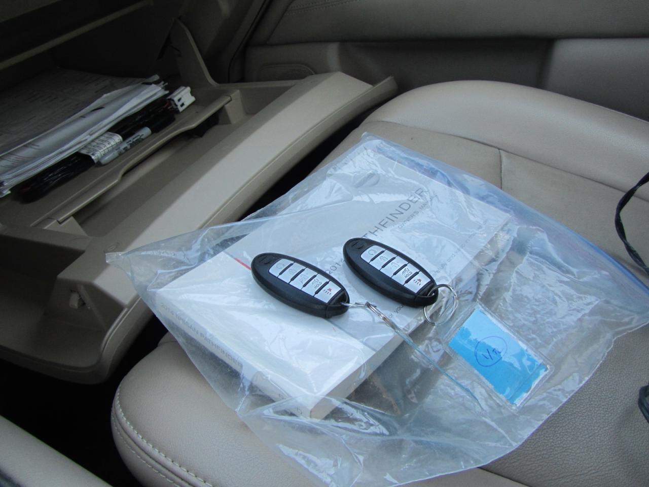 2014 Nissan Pathfinder 4WD 4DR SL Photo