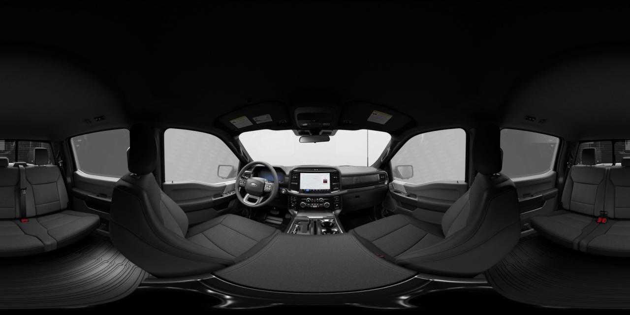 2026 Ford F-150 XLT Photo3