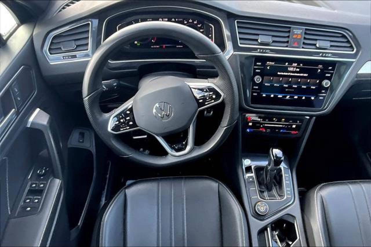 2024 Volkswagen Tiguan  Photo2