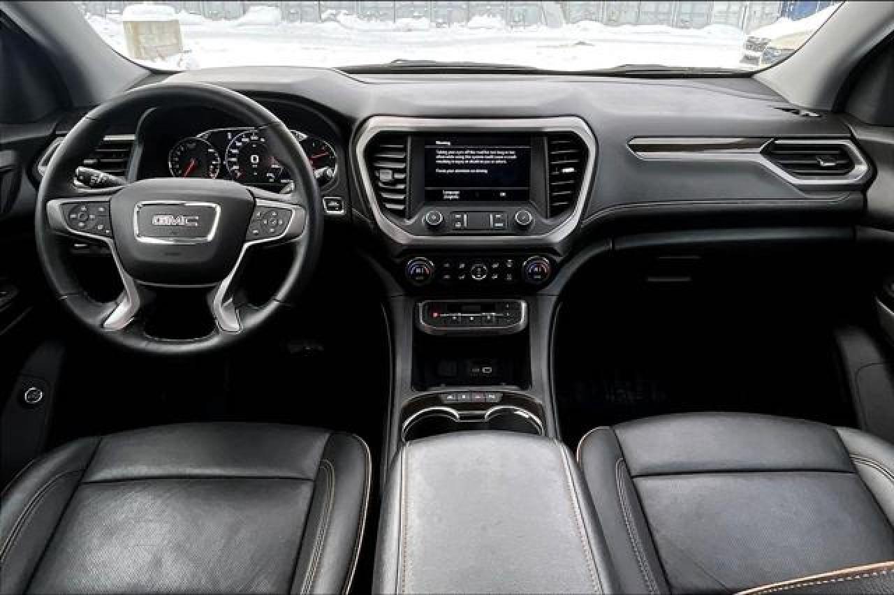 2023 GMC Acadia  Photo3