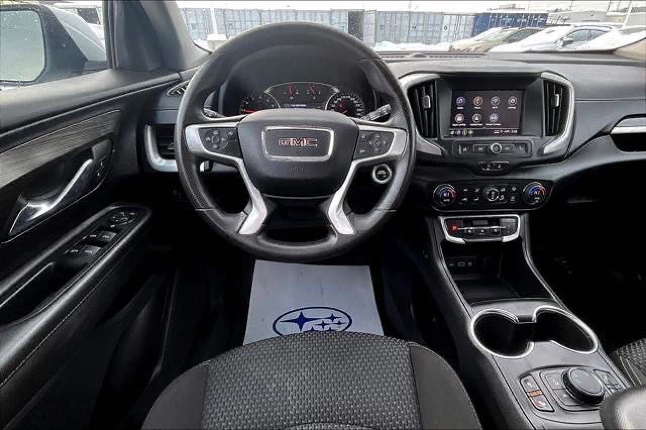 2022 GMC Terrain  Photo2