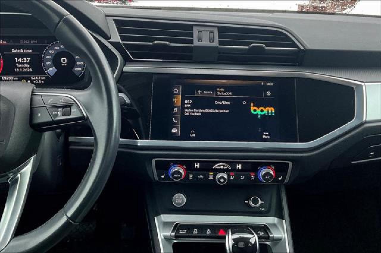 2020 Audi Q3  Photo4