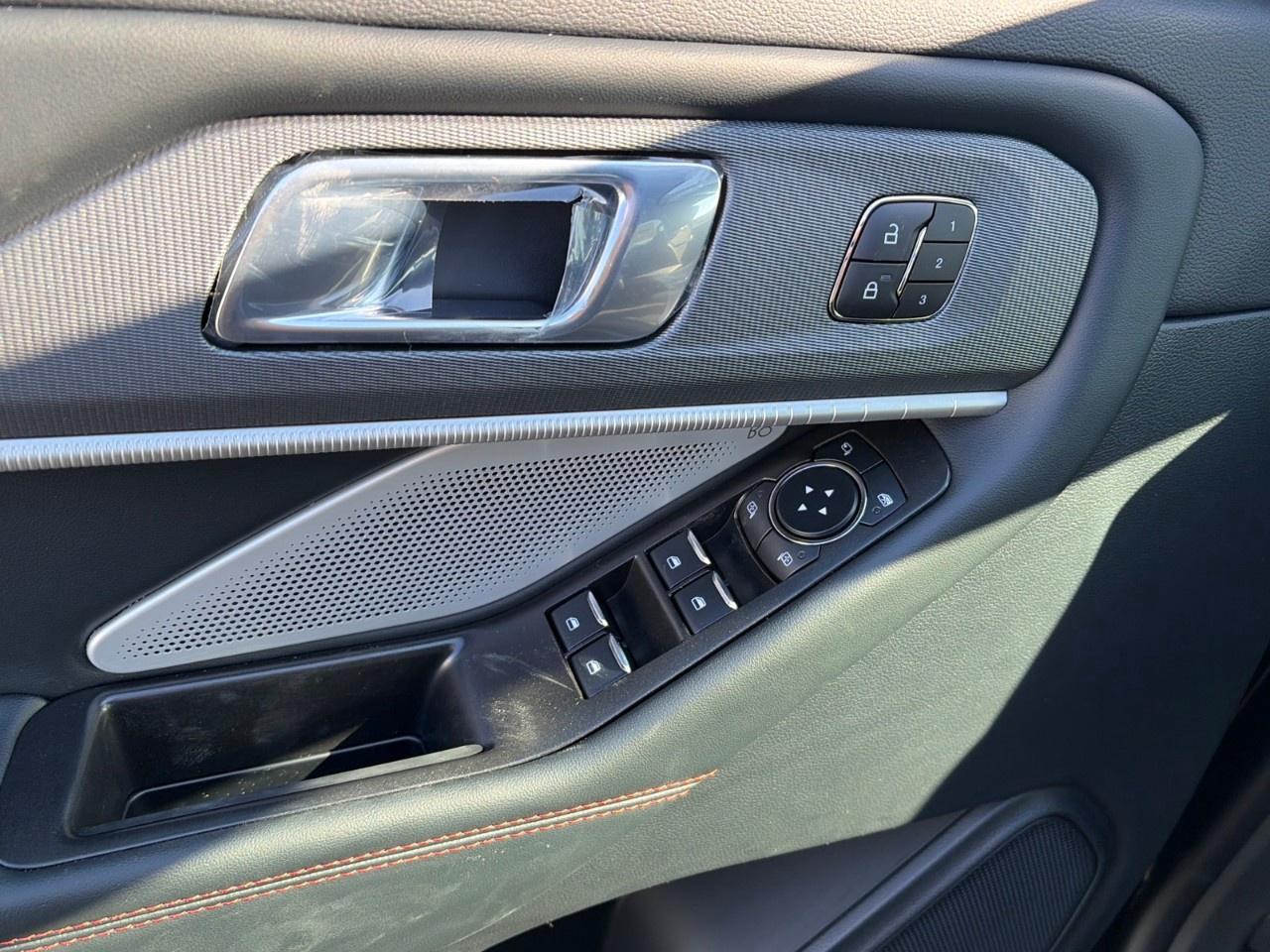 2026 Ford Explorer ST 4WD Photo