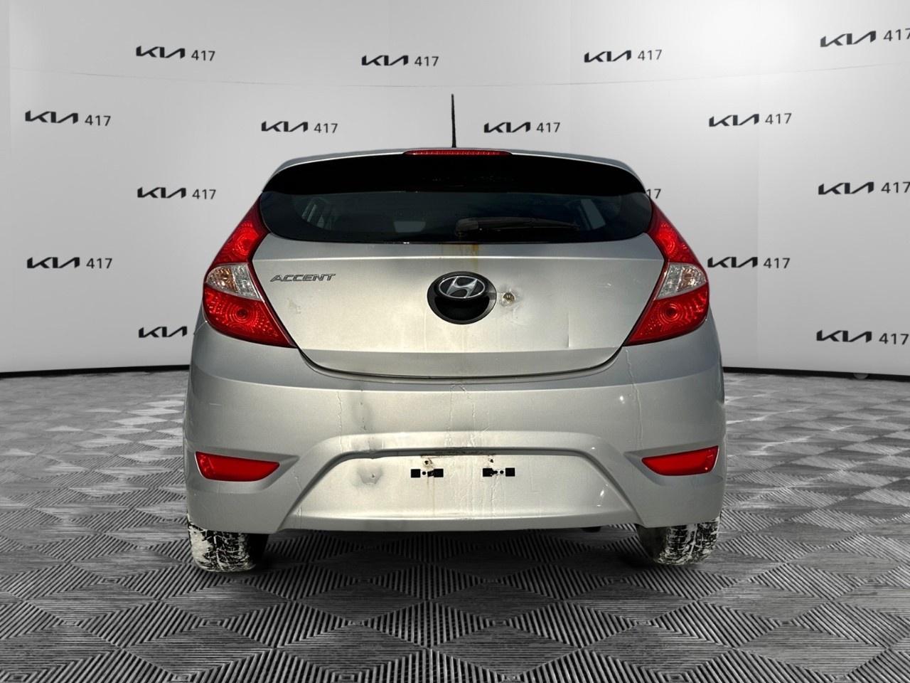 2012 Hyundai Accent 5DR HB AUTO GL Photo3