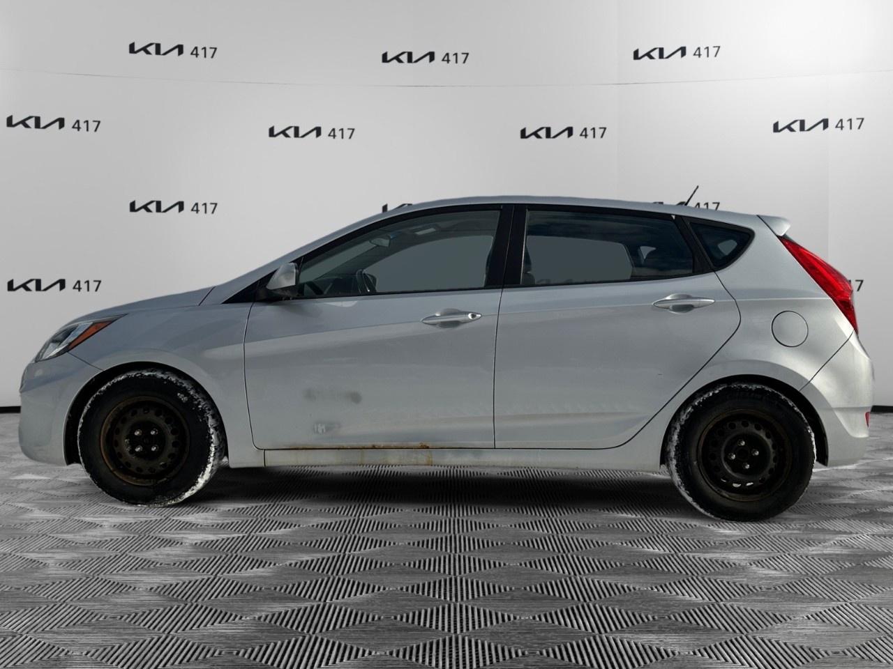 2012 Hyundai Accent 5DR HB AUTO GL Photo