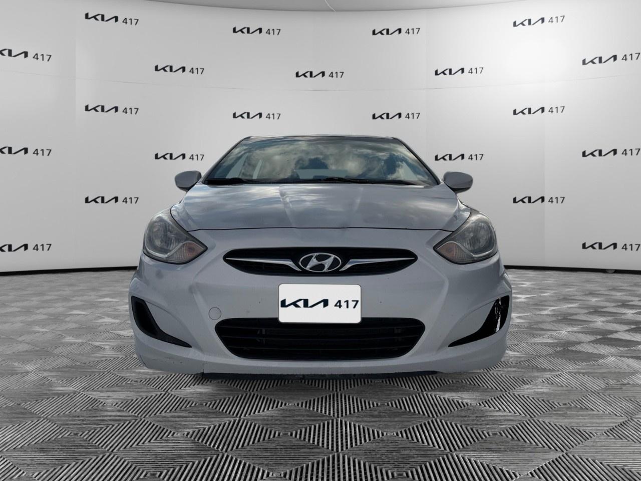 2012 Hyundai Accent 5DR HB AUTO GL Photo