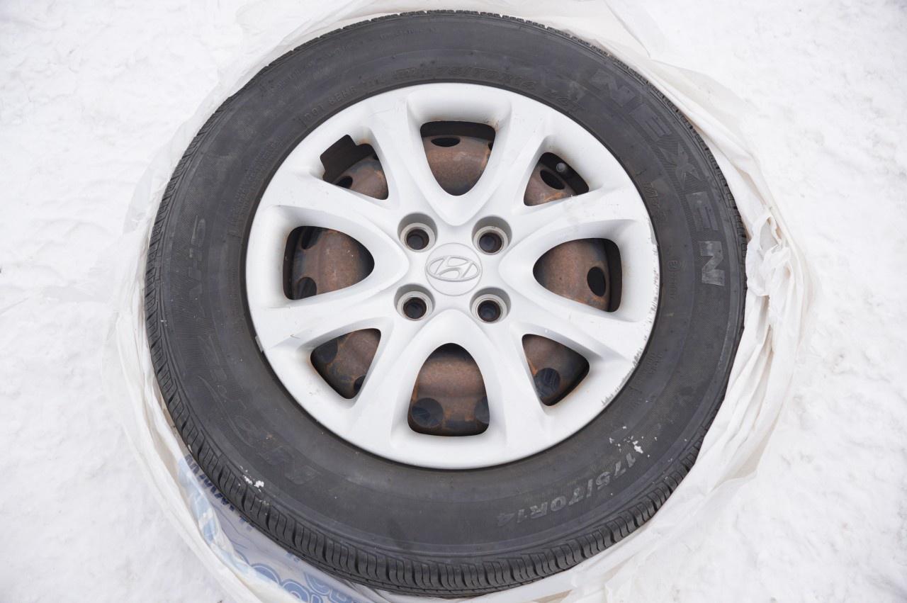 2012 Hyundai Accent 5DR HB AUTO GL Photo