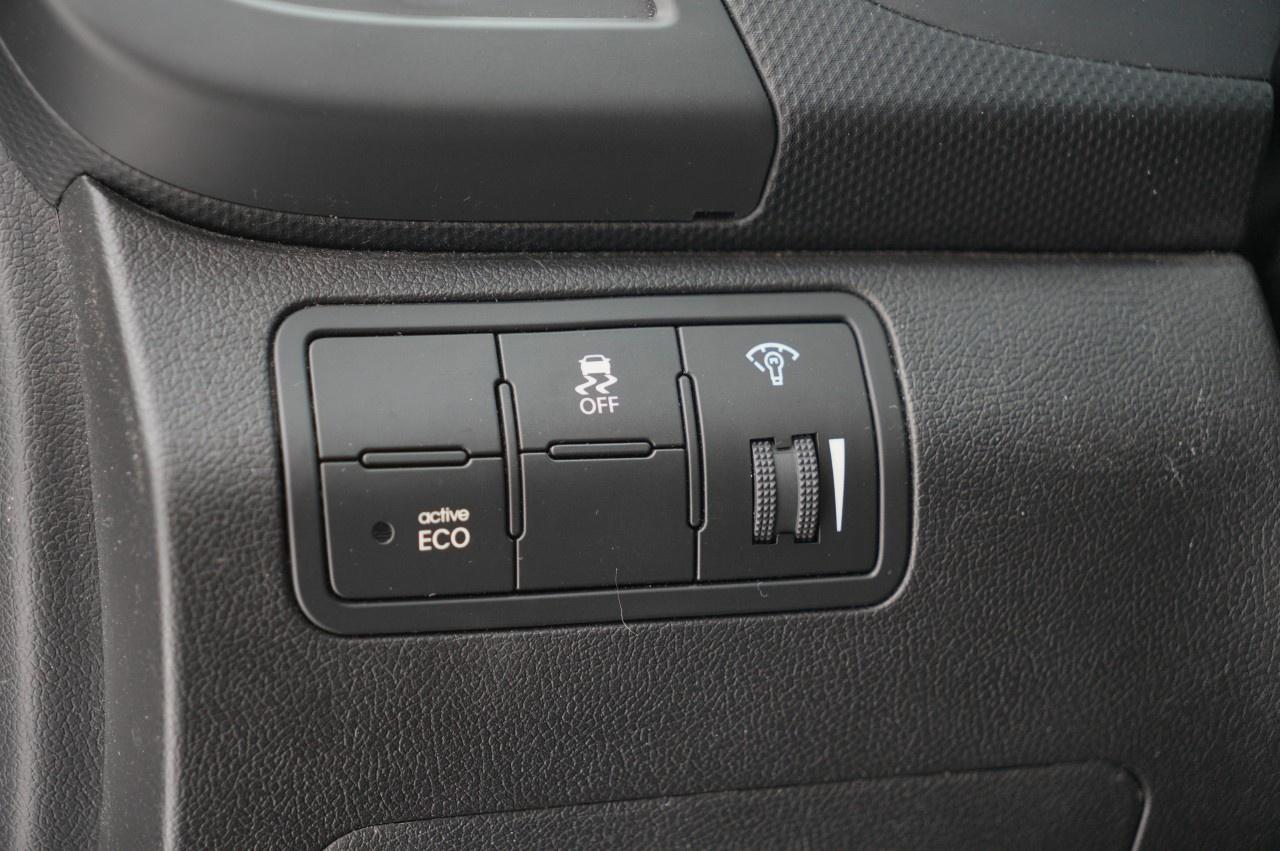 2012 Hyundai Accent 5DR HB AUTO GL Photo