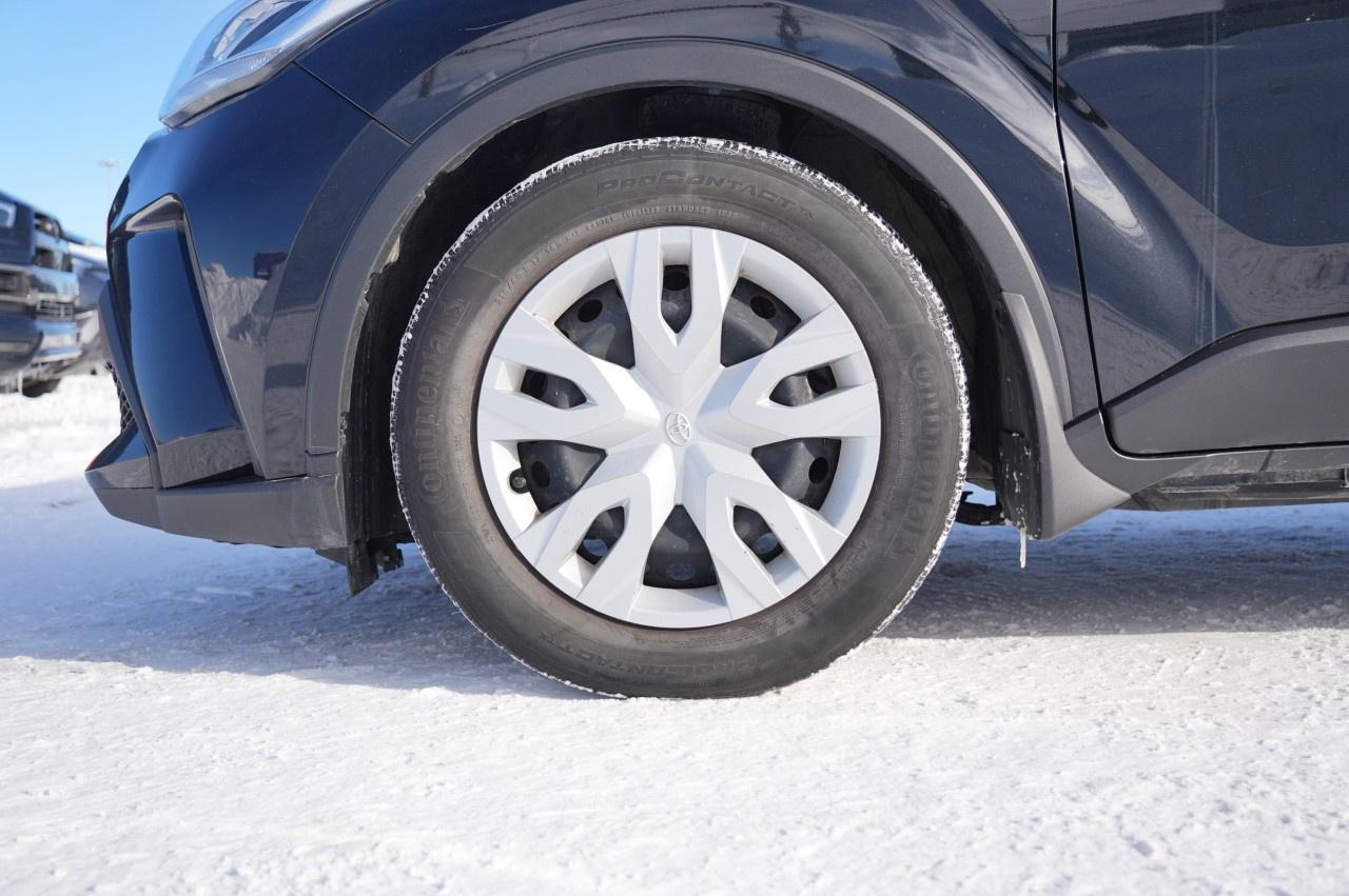 2021 Toyota C-HR LE FWD Photo