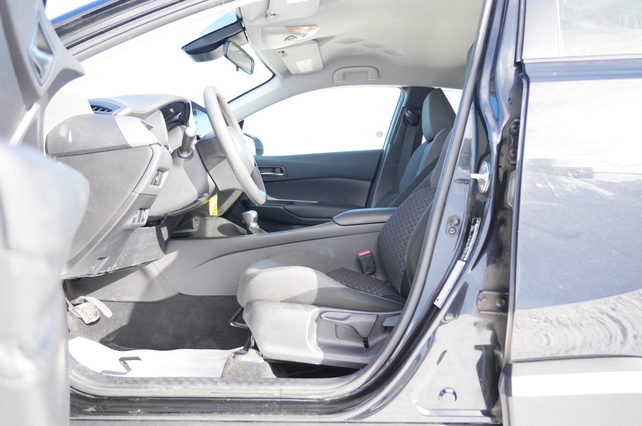 2021 Toyota C-HR LE FWD Photo