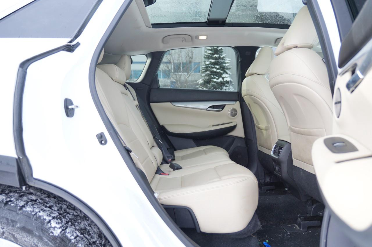 2019 Infiniti QX50 Essential Awd Photo