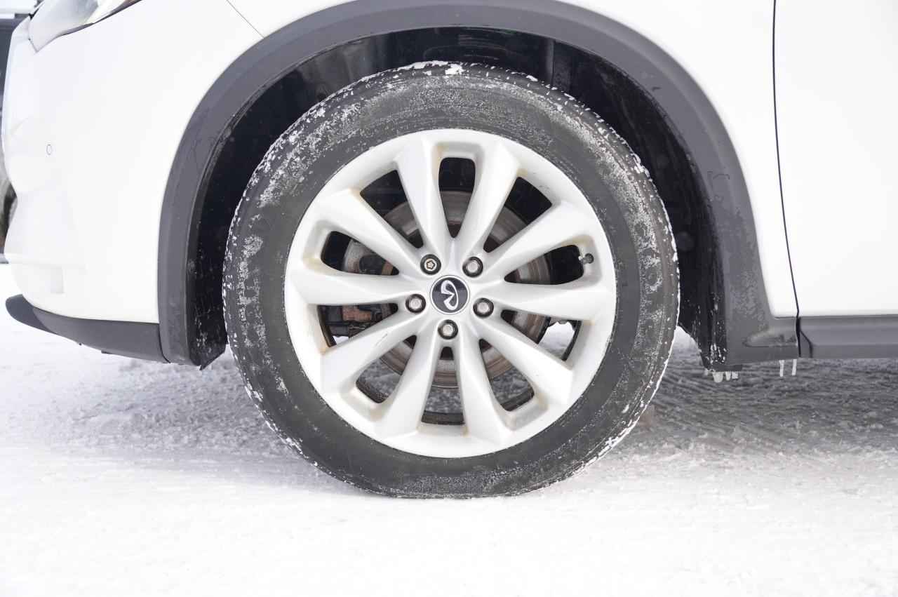 2019 Infiniti QX50 Essential Awd Photo