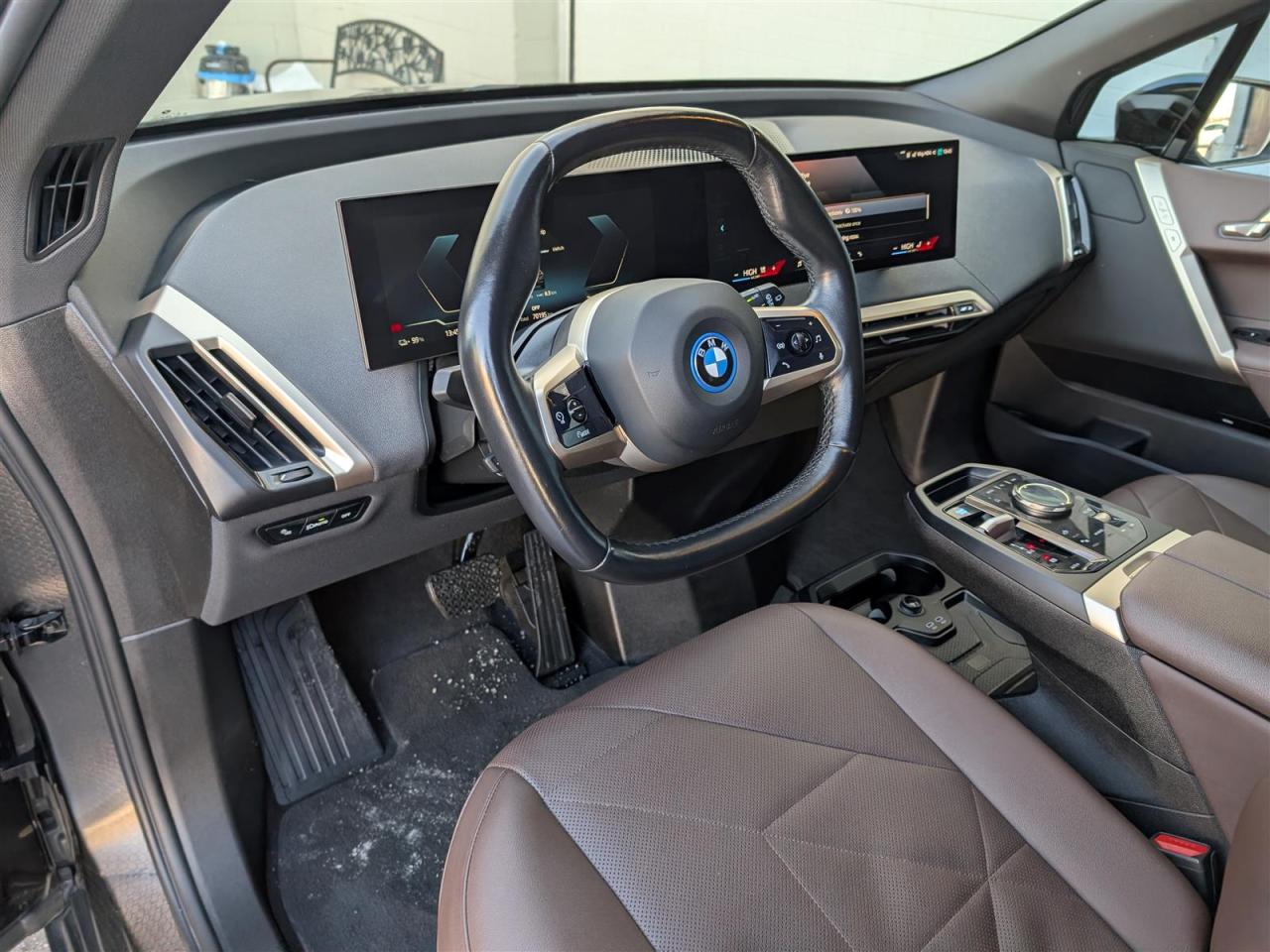 2024 BMW iX XDRIVE50 - NAVI - LEATHER - TECH FEATURES Photo