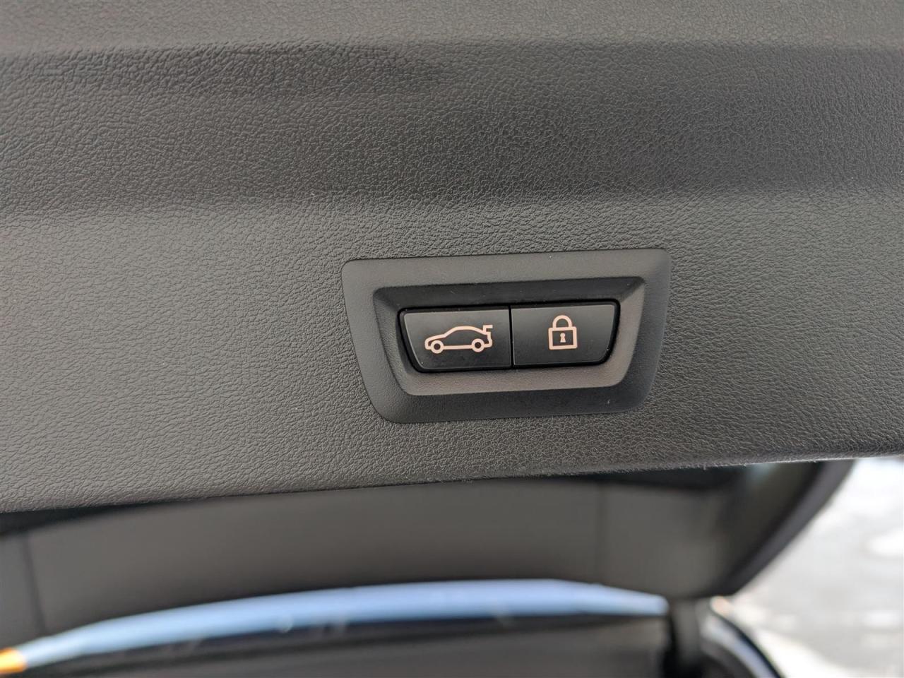 2022 BMW X3 xDrive30i - NAVI - PANO ROOF - REVERSE CAM Photo