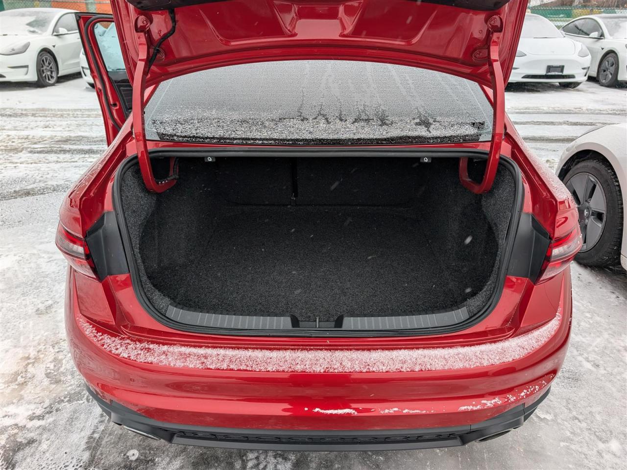 2022 Volkswagen Jetta GLI - SUNROOF - NAVI - LEATHER - TECH FEATS Photo