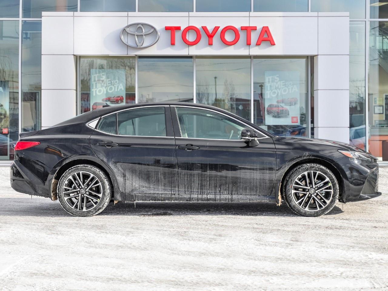 2026 Toyota Camry XLE Photo2