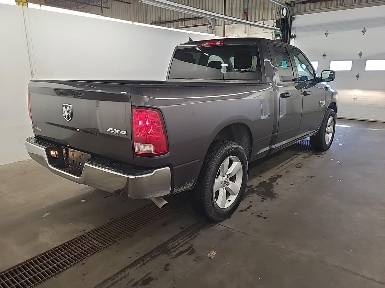 2022 RAM 1500 Classic 4WD | NO ACCIDENTS | SXT PKG | CONV PKG Photo