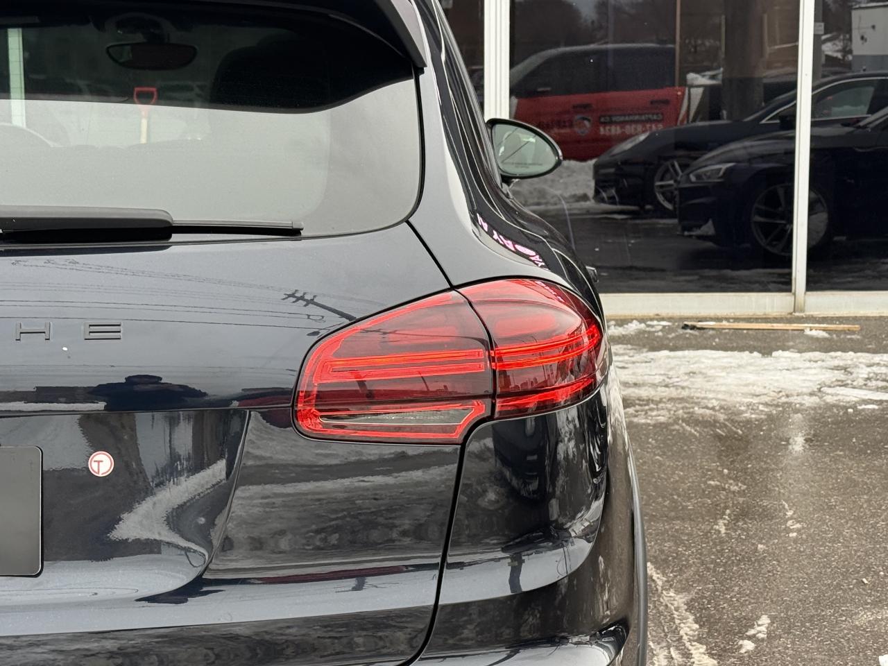 2016 Porsche Cayenne | PREMIUM | BOSE | PANO | RED LEATHER Photo