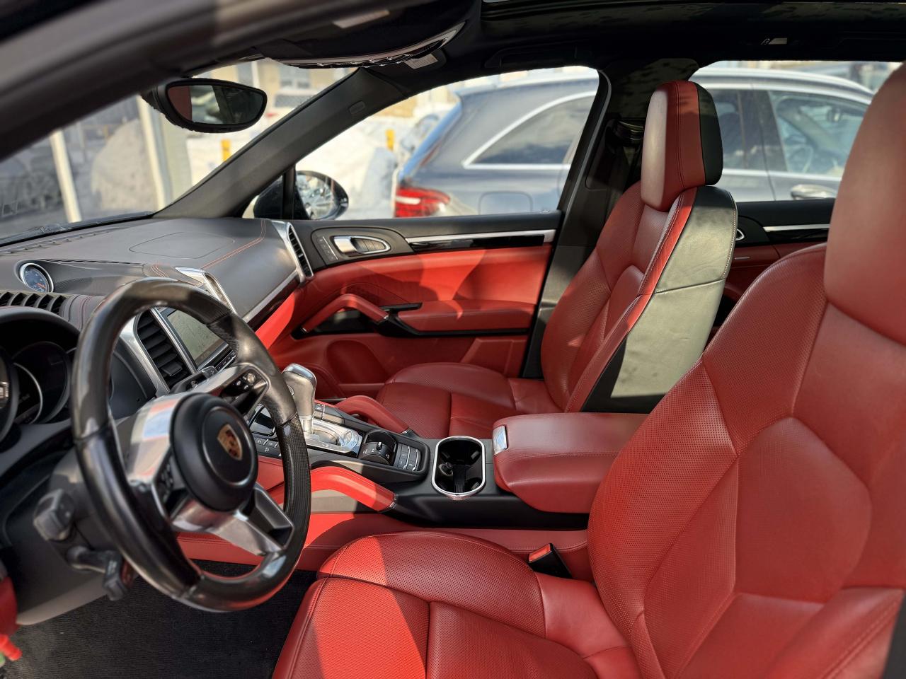 2016 Porsche Cayenne | PREMIUM | BOSE | PANO | RED LEATHER Photo