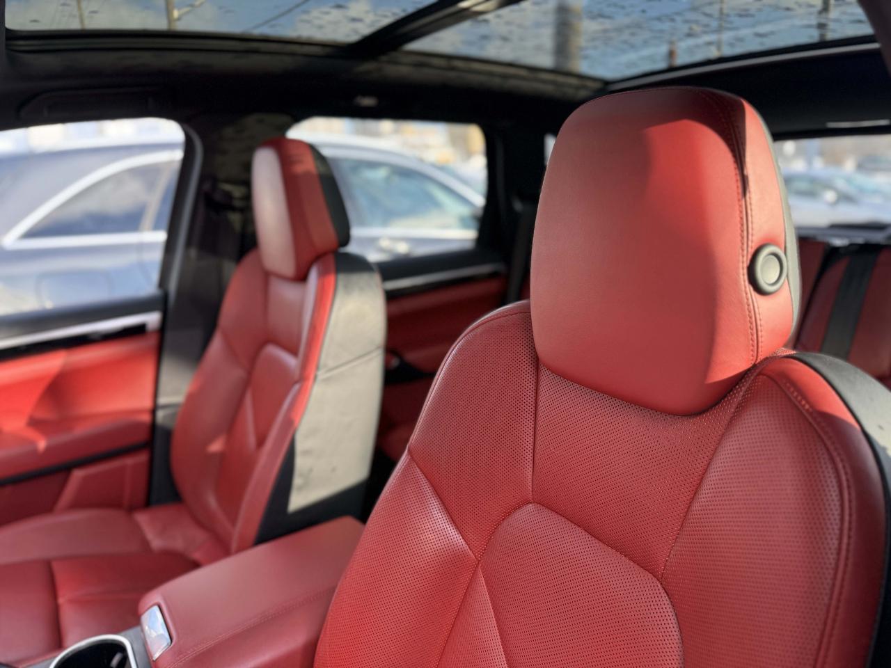 2016 Porsche Cayenne | PREMIUM | BOSE | PANO | RED LEATHER Photo