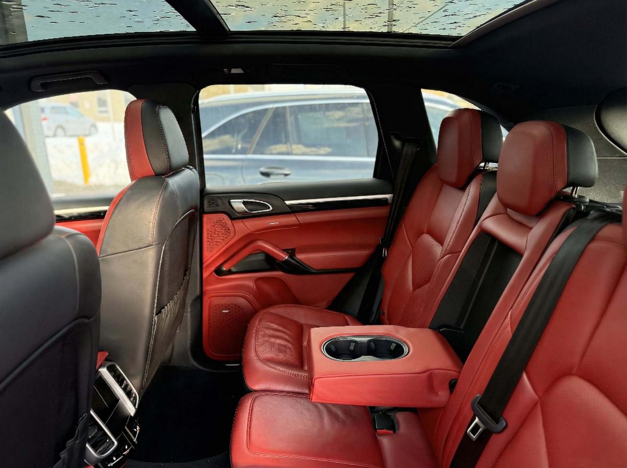2016 Porsche Cayenne | PREMIUM | BOSE | PANO | RED LEATHER Photo