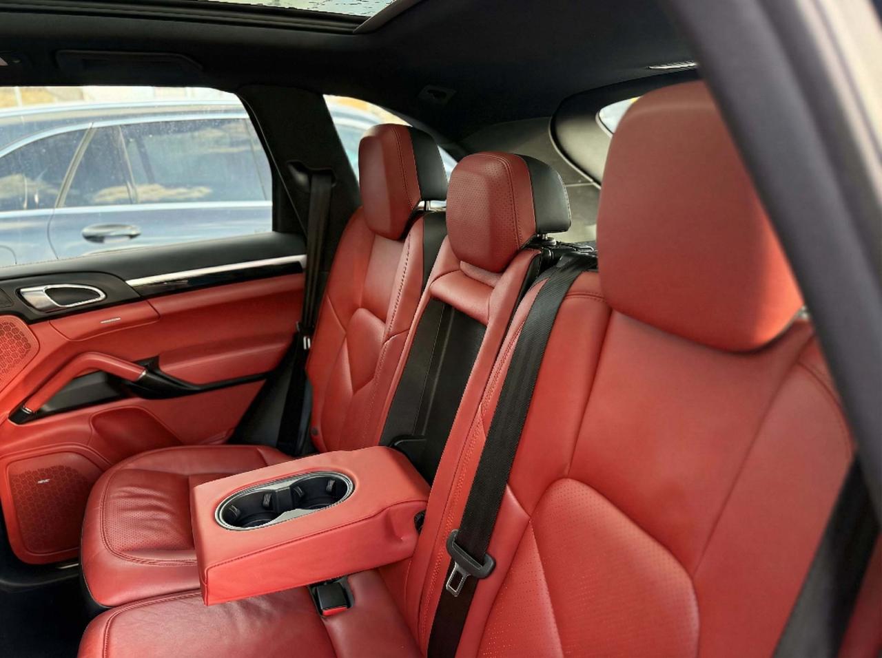 2016 Porsche Cayenne | PREMIUM | BOSE | PANO | RED LEATHER Photo