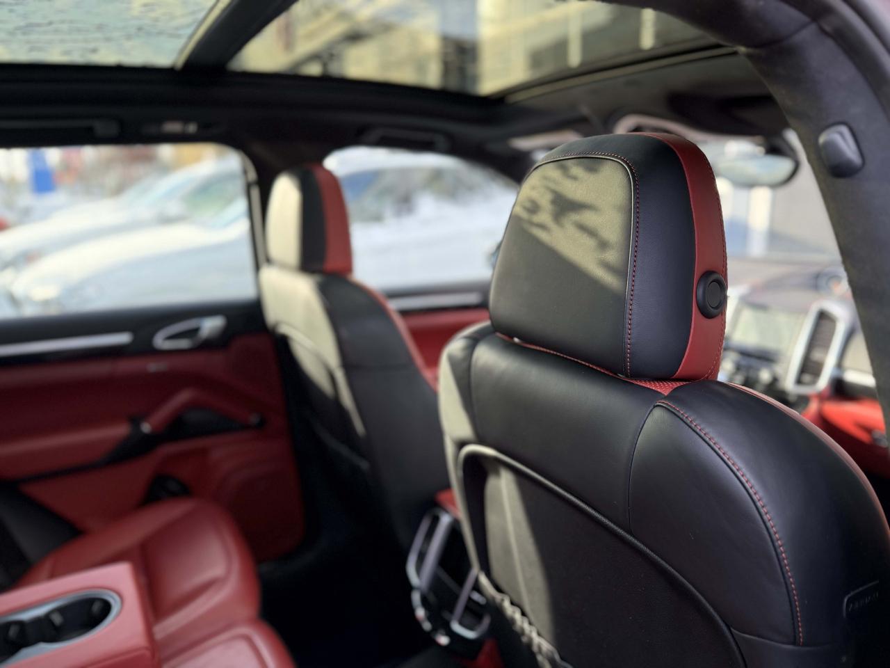 2016 Porsche Cayenne | PREMIUM | BOSE | PANO | RED LEATHER Photo