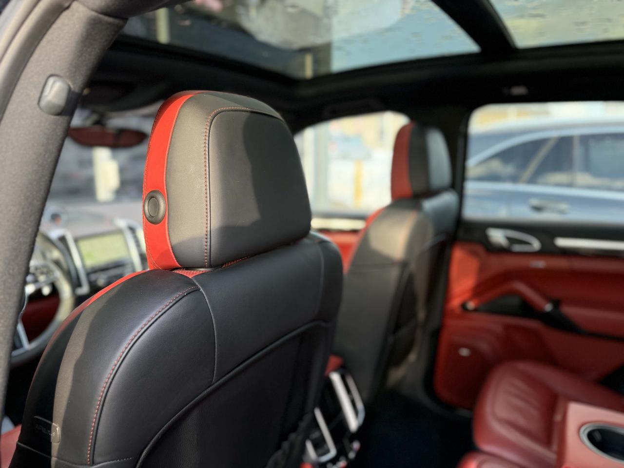 2016 Porsche Cayenne | PREMIUM | BOSE | PANO | RED LEATHER Photo