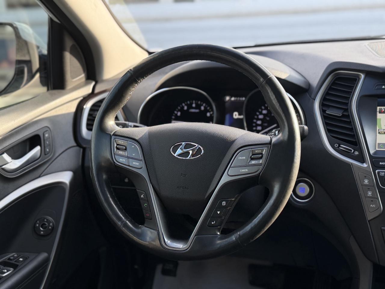 2017 Hyundai Santa Fe LIMITED SE | INFINITY SOUND | PANO | NAVI | REAR C Photo