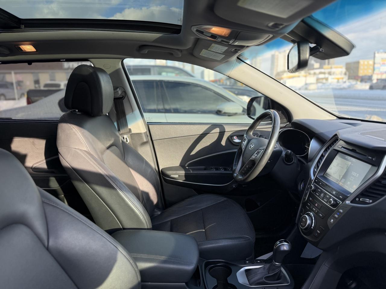 2017 Hyundai Santa Fe LIMITED SE | INFINITY SOUND | PANO | NAVI | REAR C Photo