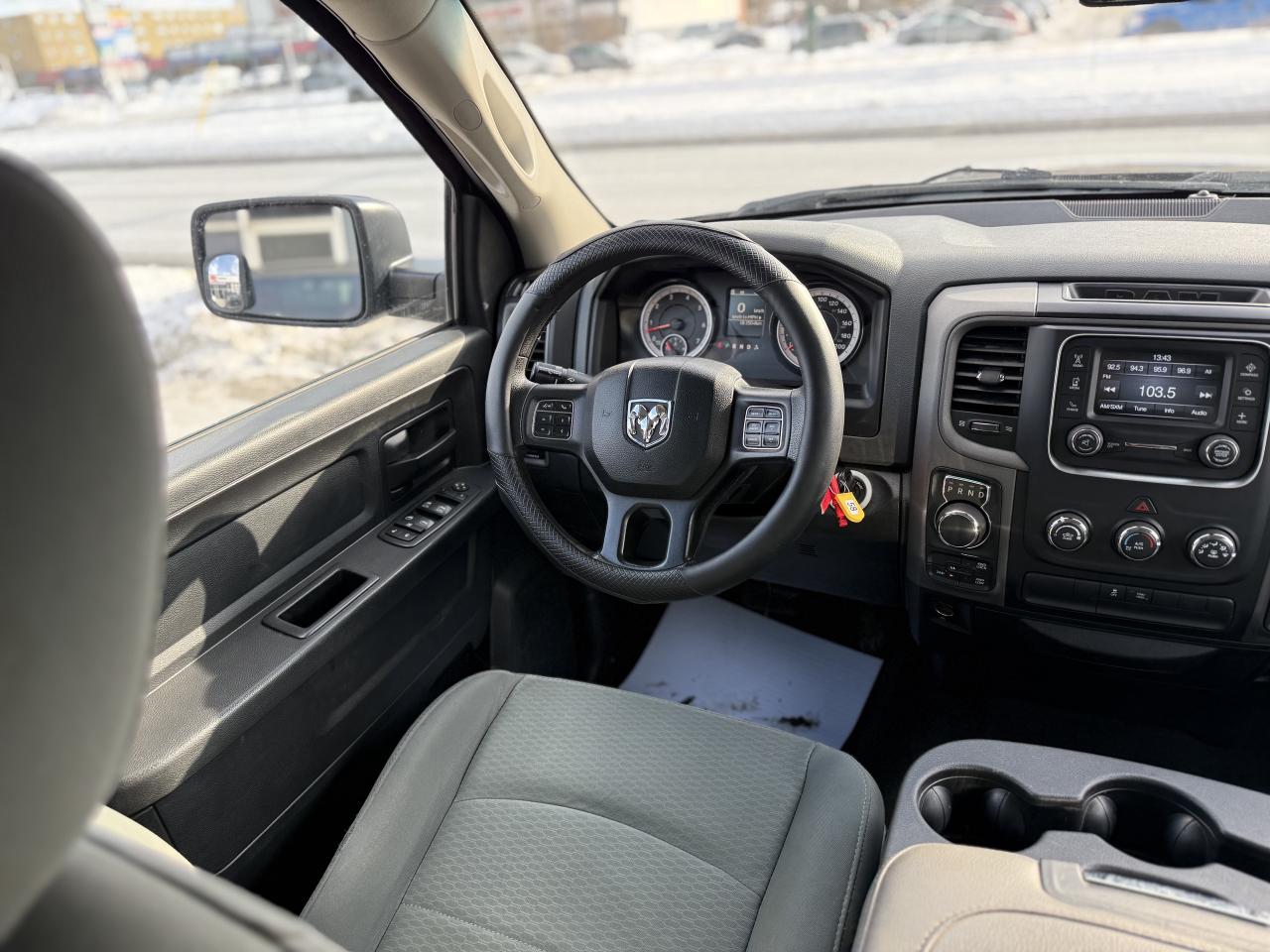 2017 RAM 1500 TRADESMAN | 5.7 V8 | BACK UP CAMERA Photo