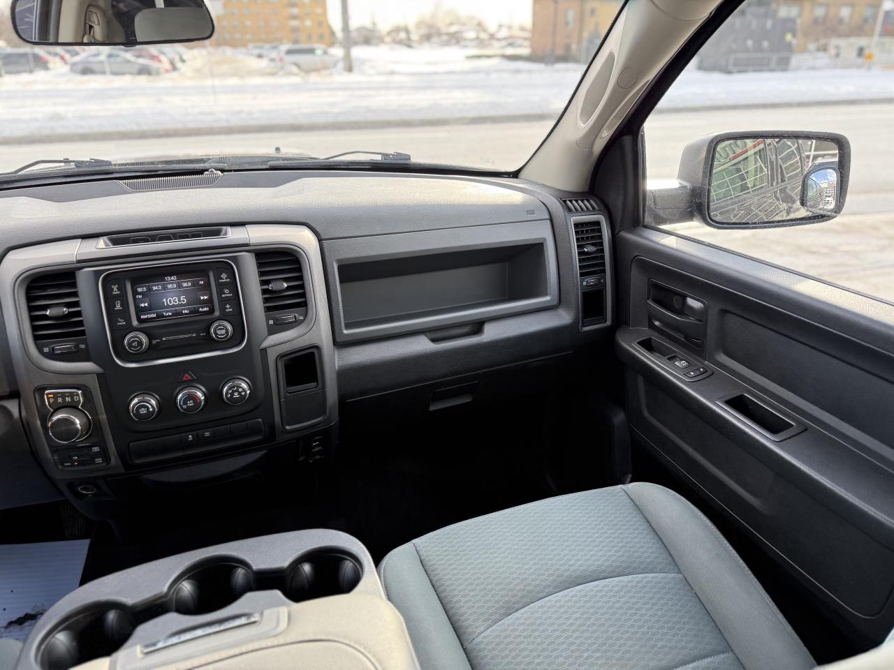 2017 RAM 1500 TRADESMAN | 5.7 V8 | BACK UP CAMERA Photo