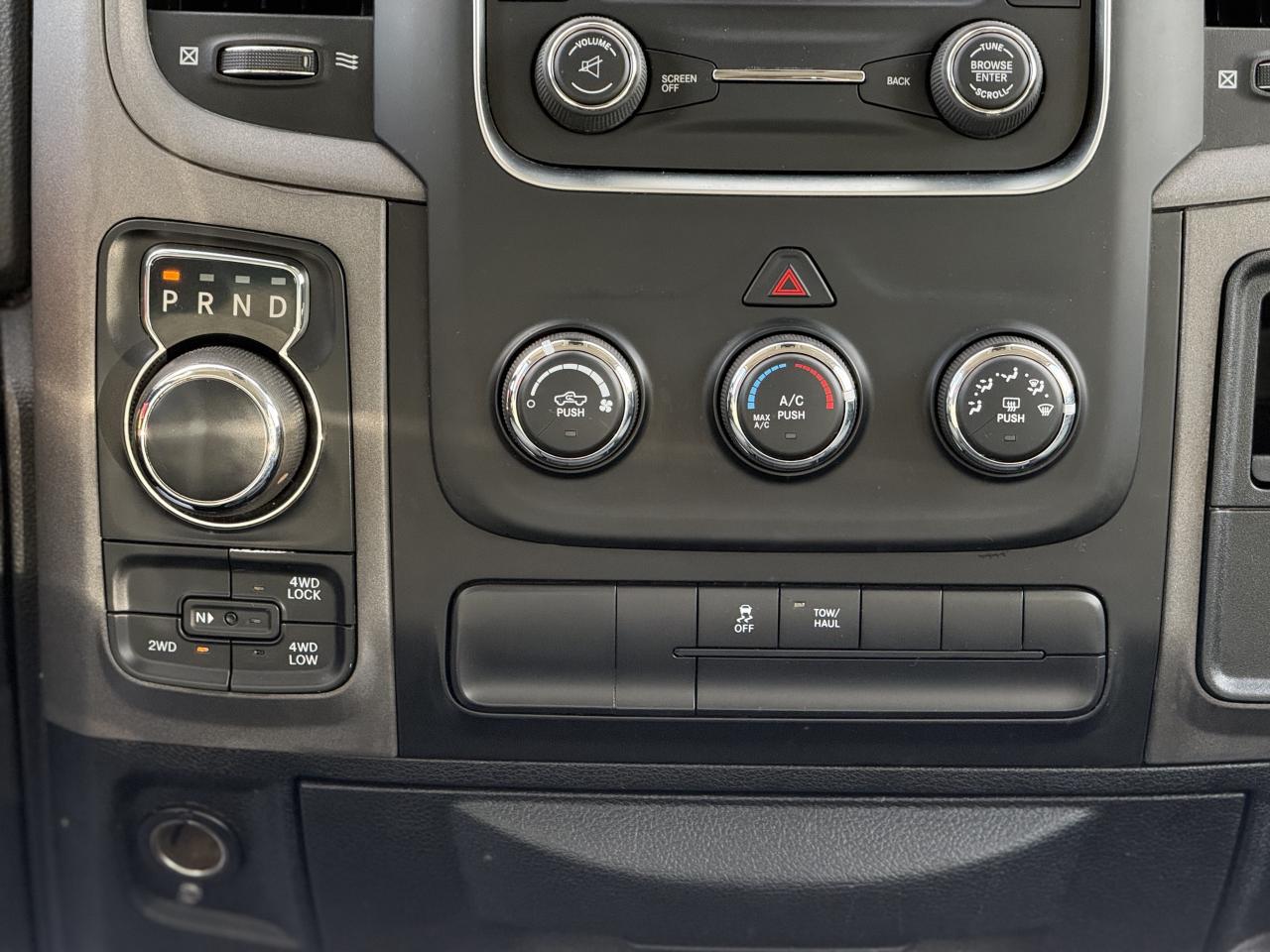 2017 RAM 1500 TRADESMAN | 5.7 V8 | BACK UP CAMERA Photo