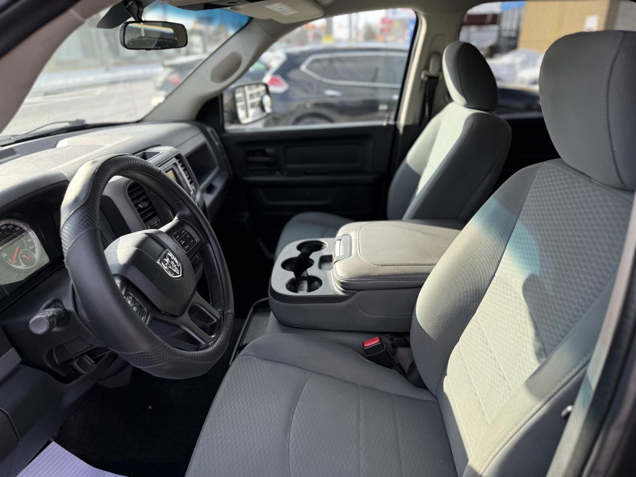 2017 RAM 1500 TRADESMAN | 5.7 V8 | BACK UP CAMERA Photo