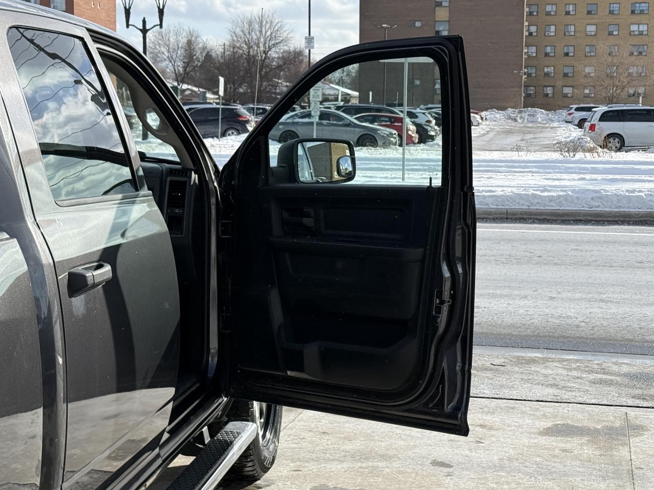 2017 RAM 1500 TRADESMAN | 5.7 V8 | BACK UP CAMERA Photo