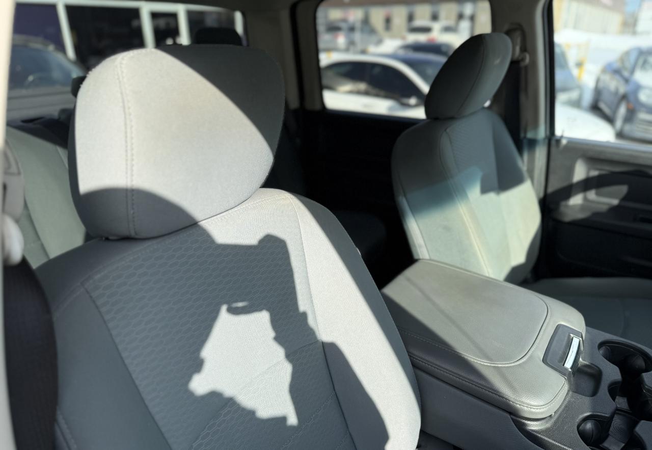 2017 RAM 1500 TRADESMAN | 5.7 V8 | BACK UP CAMERA Photo