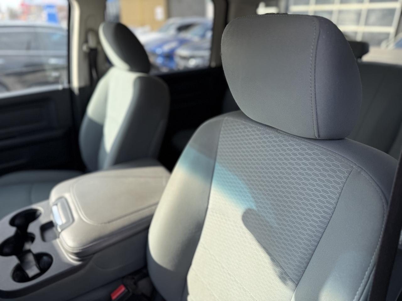 2017 RAM 1500 TRADESMAN | 5.7 V8 | BACK UP CAMERA Photo