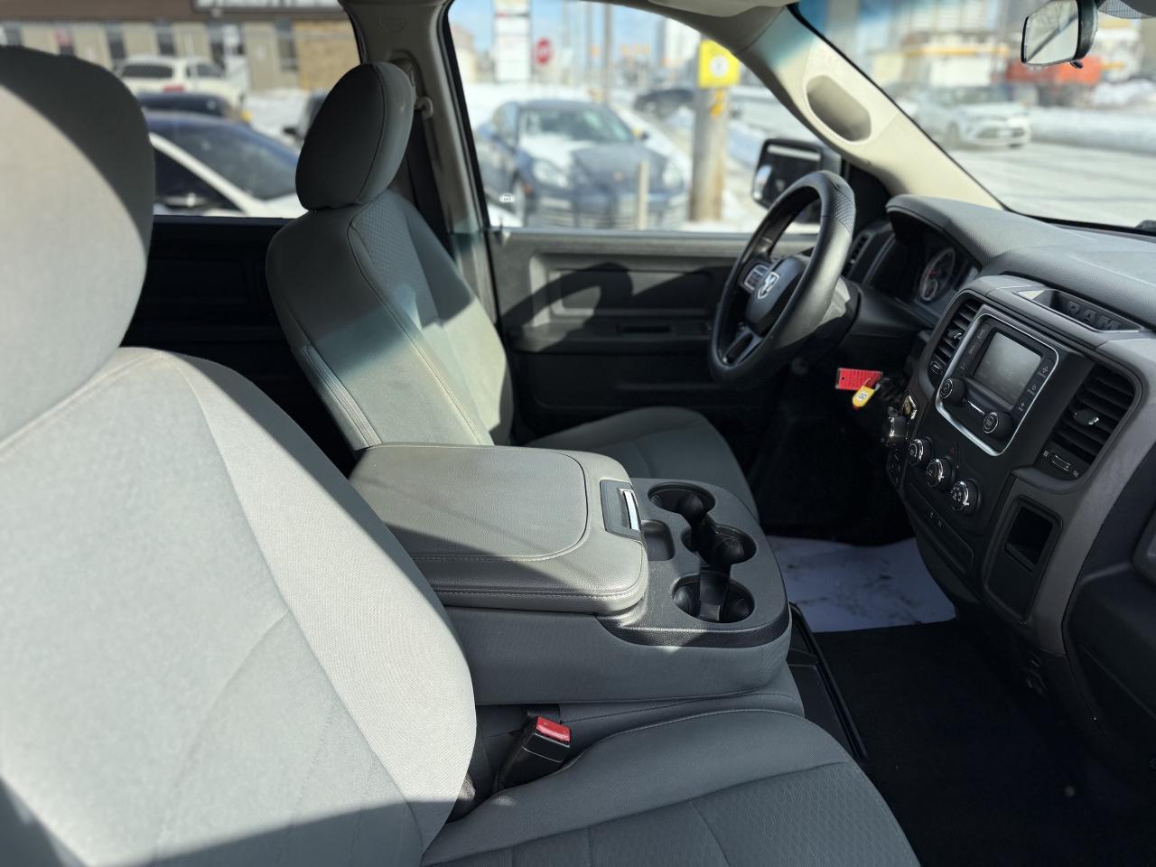 2017 RAM 1500 TRADESMAN | 5.7 V8 | BACK UP CAMERA Photo